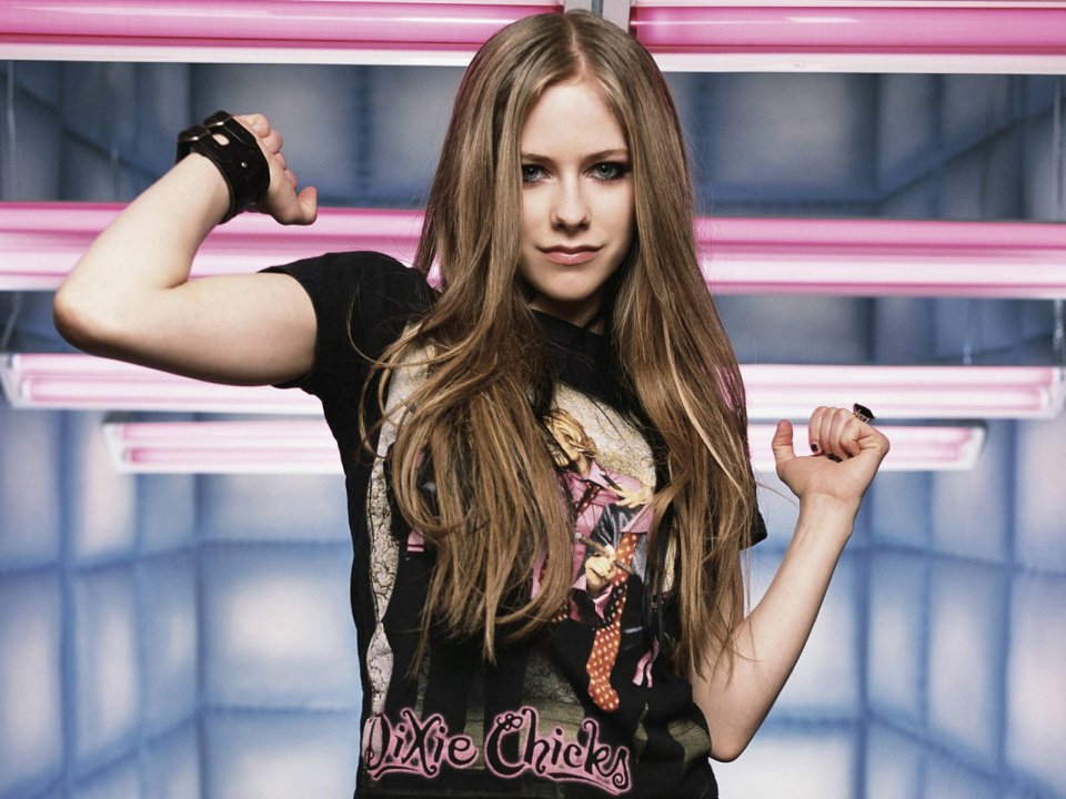 Avril Lavigne Millennium Style Cool Portrait