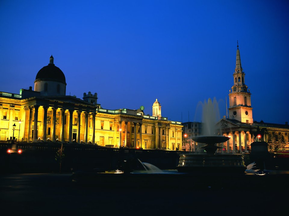 英国伦敦特拉法加广场夜景