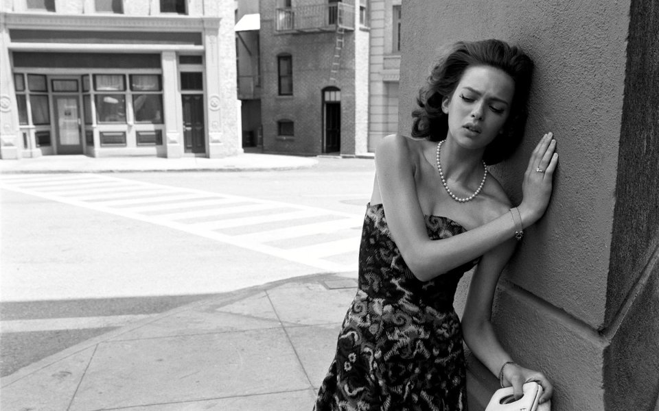 Daria Werbowy Vintage Black White City Street Fashion Portrait