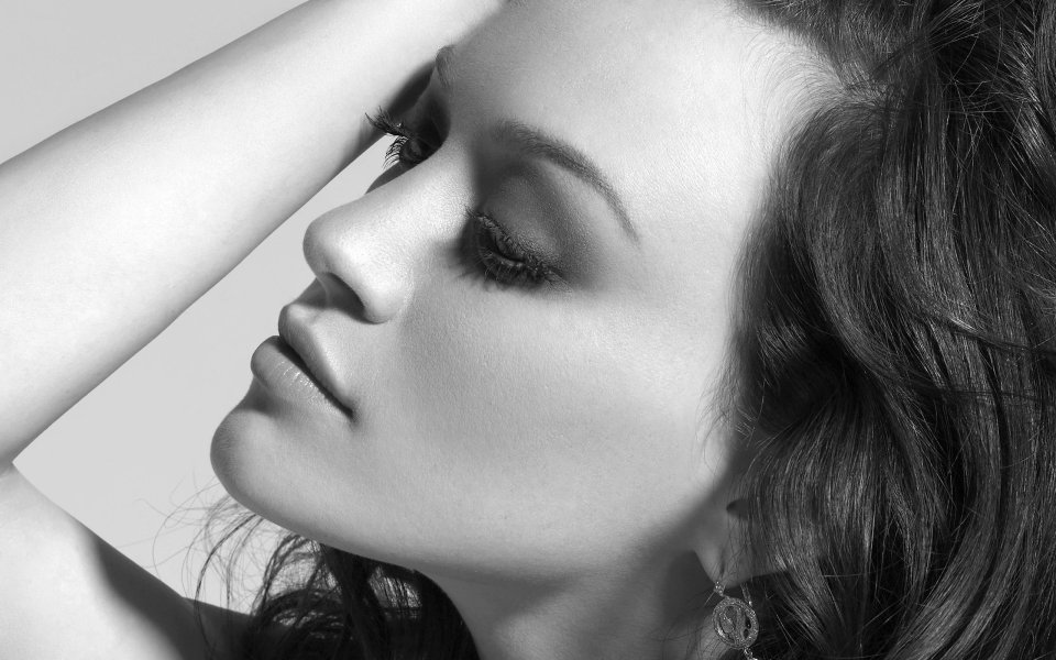 Hilary Duff Black And White HD Fashion Portrait Photo