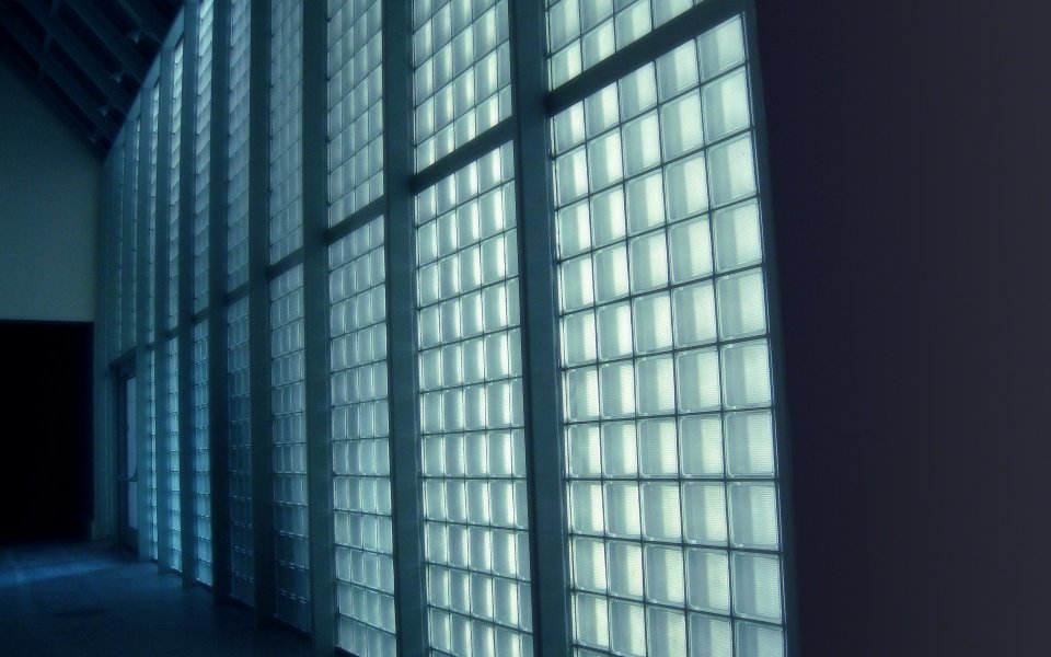 现代建筑室内发光玻璃砖走廊空间