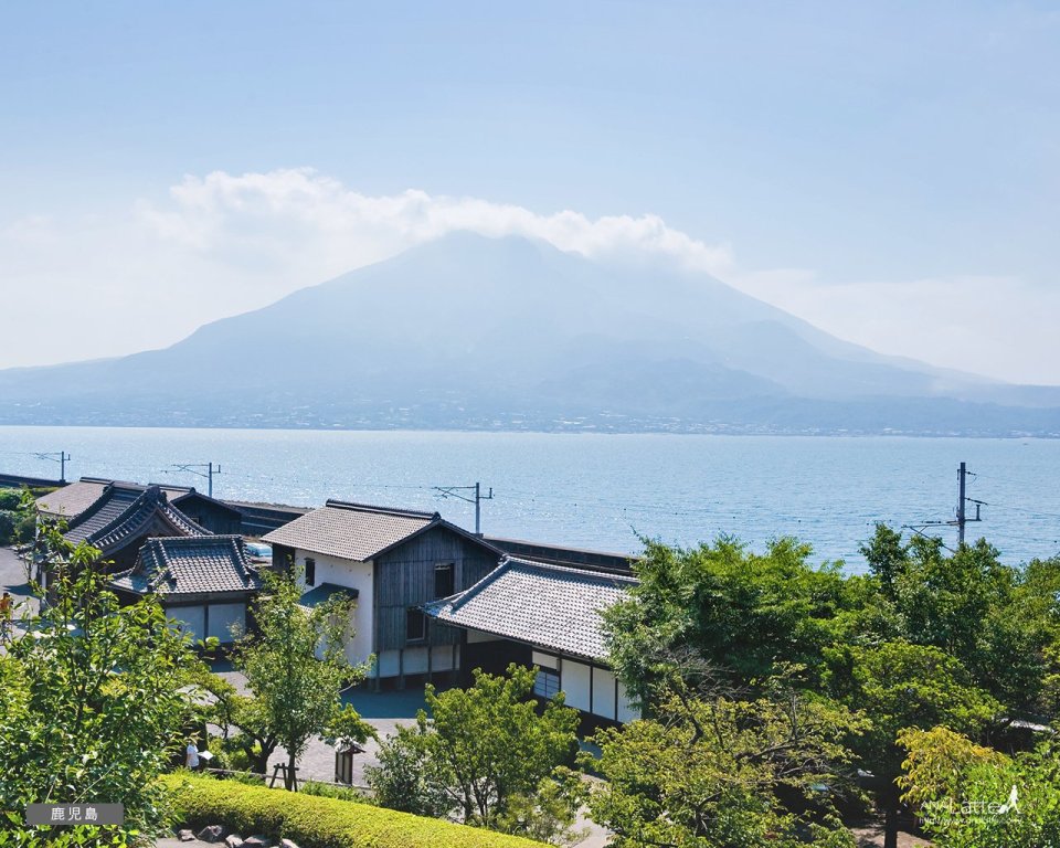 日本鹿儿岛樱岛火山与海滨民居