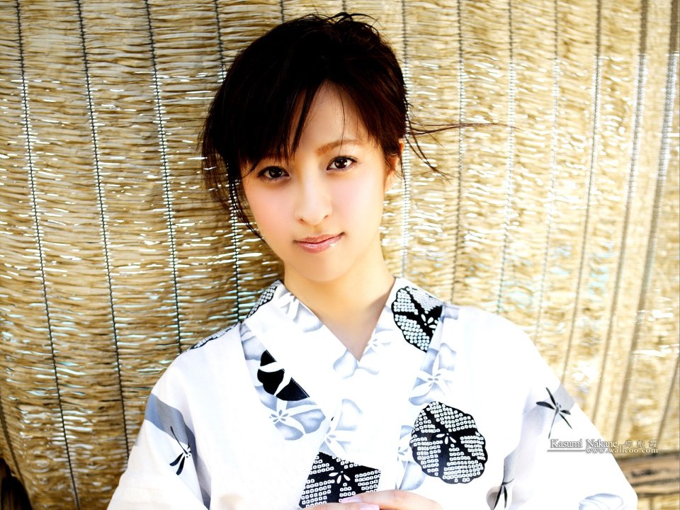 日本女星中根香澄 夏日浴衣清新人像写真