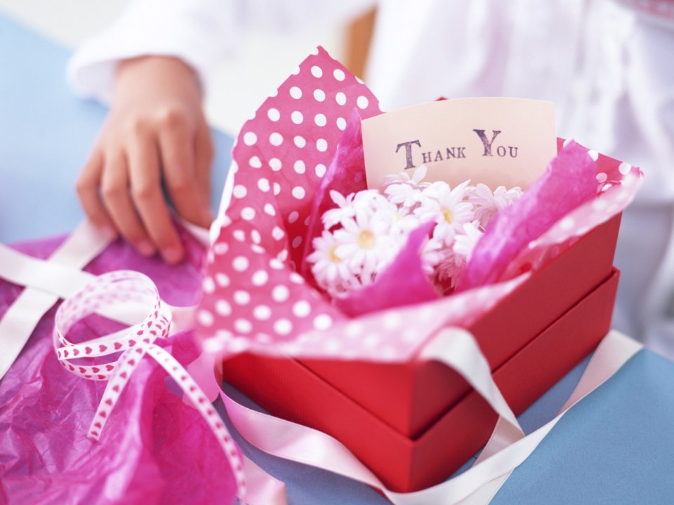 Thank You Flower Gift Box With Greeting Card Closeup