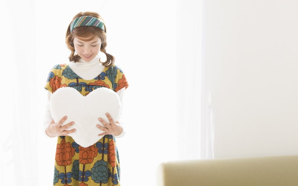 Fresh Japanese Home Girl Holding White Heart Pillow Portrait