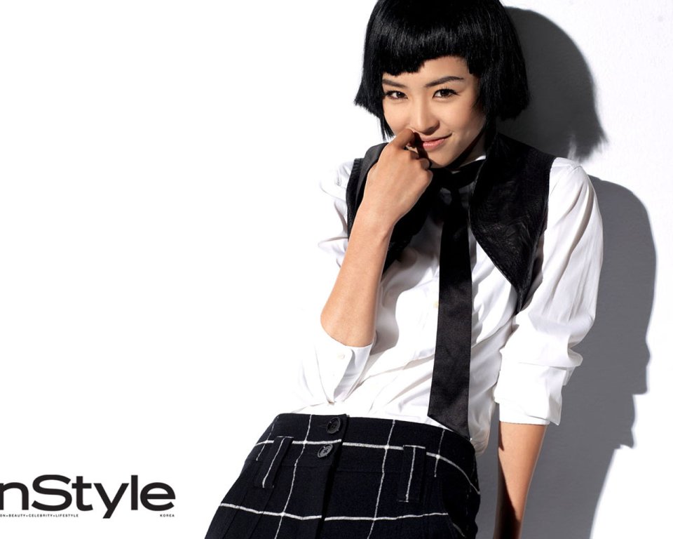 InStyle Korea Short Hair Elegant Woman Fashion Portrait