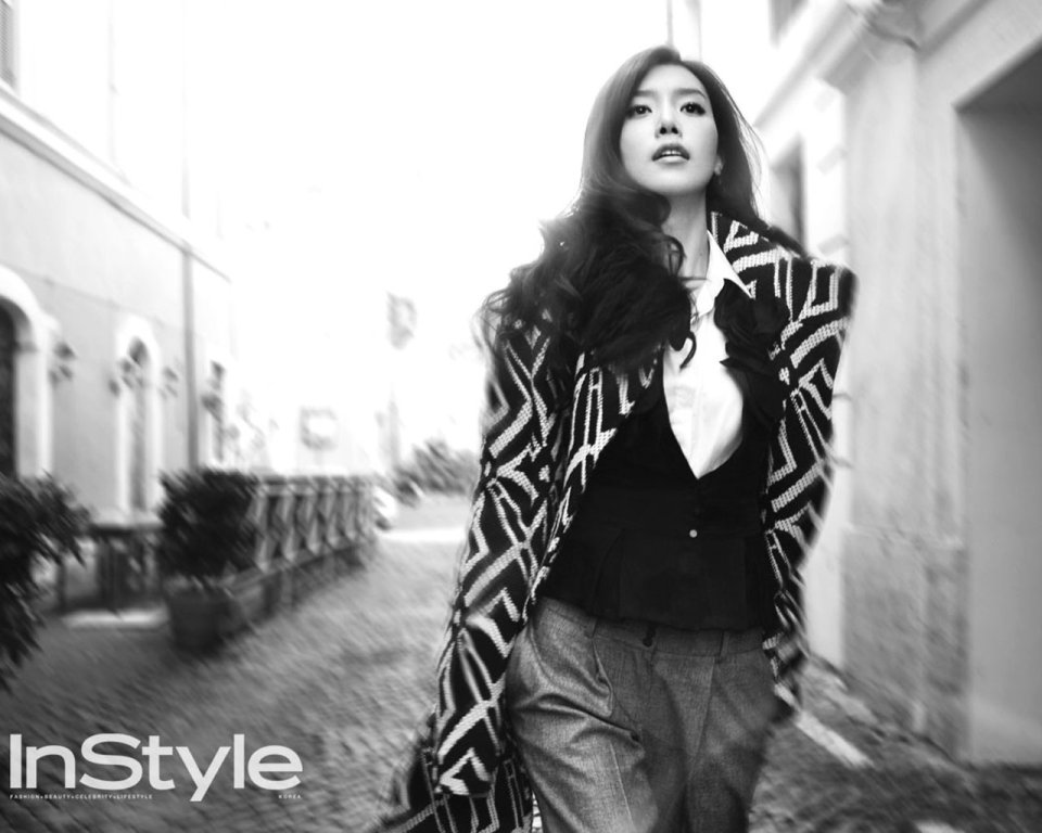 InStyle Magazine Black And White Fashion Portrait In European Alley