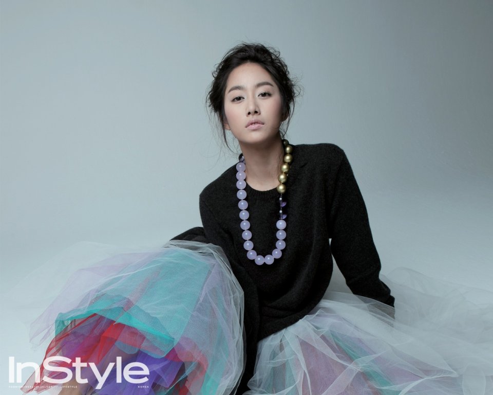 InStyle Korea Elegant Woman Colorful Tulle Skirt Fashion Portrait