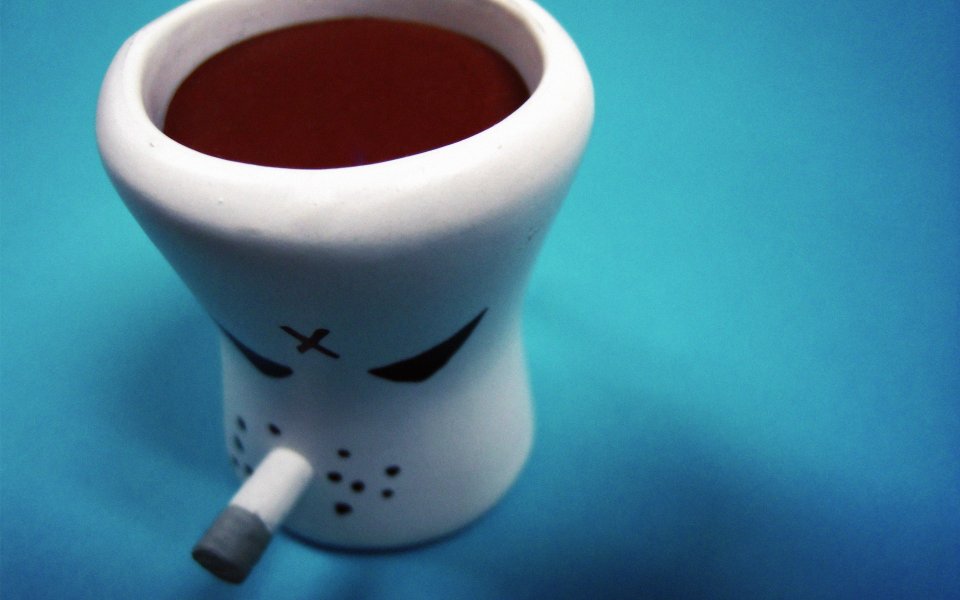 Funny Cartoon Face Ceramic Coffee Cup With Cigarette Decoration