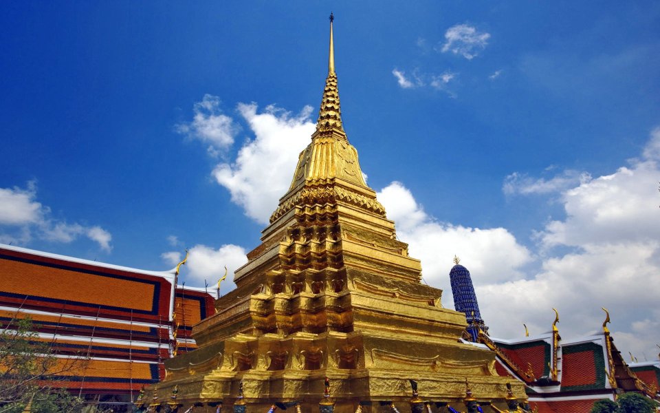 泰国曼谷大皇宫玉佛寺鎏金佛塔景观