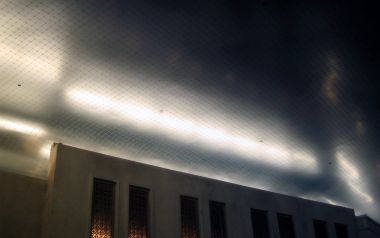 现代建筑与夜空网格光影