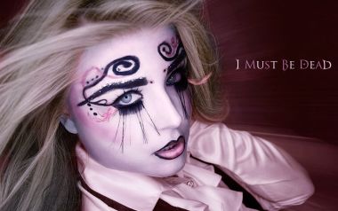「I Must Be Dead」暗黑哥特创意妆容人像作品