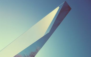 cut it out 极简风几何切面建筑仰拍晴空壁纸