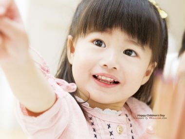 Cute Asian Little Girl Happy Smile Children Day Wallpaper
