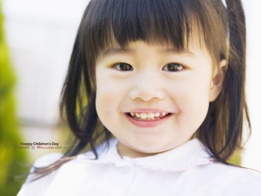 儿童节主题 户外微笑的可爱东亚小女孩人像摄影