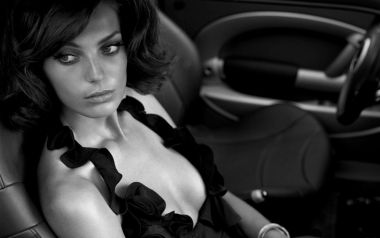 Daria Werbowy: Black & White Italian Retro Style
