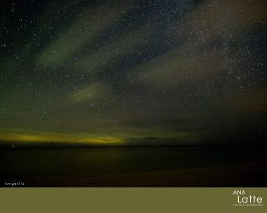 日本石垣岛静谧星空与大海