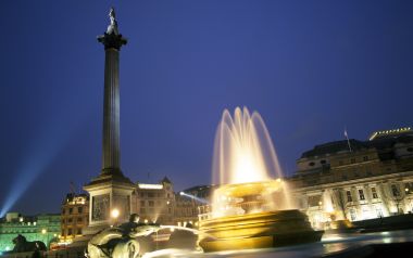 英国伦敦特拉法加广场夜景