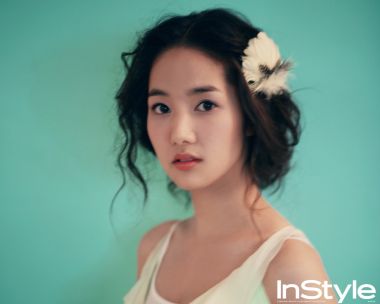 Korean Instyle Magazine Fresh Female Celebrity Portrait