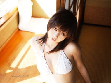 Maya Koizumi Warm Portrait In Traditional Japanese Room