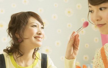 日系居家闺蜜化妆互动温馨人像写真