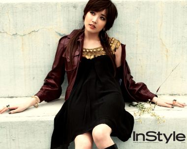 InStyle Korea Elegant Woman Vintage Fashion Portrait