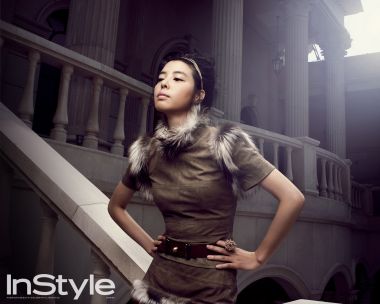 韩国InStyle杂志时尚人像大片 欧式建筑前的优雅女性