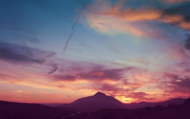 Shooting Pink Dusk Sunset Mountain Landscape Wallpaper
