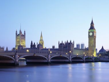 英国伦敦大本钟泰晤士河蓝调时刻城市风光