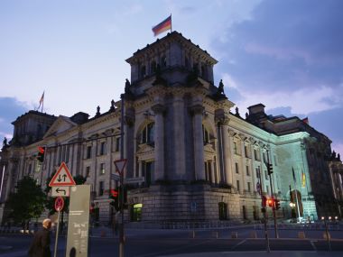 德国柏林国会大厦黄昏街景