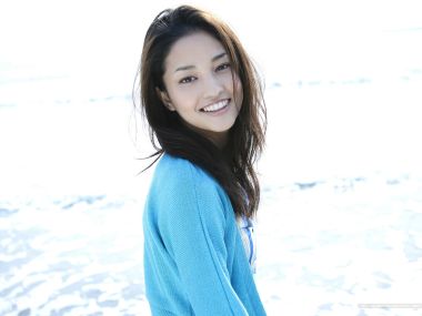 Meisa Kuroki Seaside Bright Smile Portrait