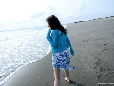 Meisa Kuroki Strolling On Sandy Seaside Beach