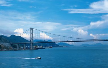 中国香港青马大桥晴朗海景风光