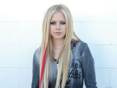 Avril Lavigne Cool Portrait With Blonde Red Highlights