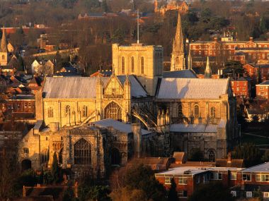 英国汉普郡温彻斯特大教堂日落全景风光