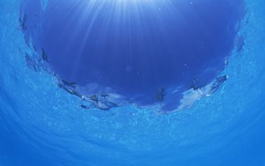 冲绳海滩水下阳光摄影