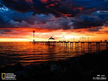 海边栈桥夕阳摄影作品