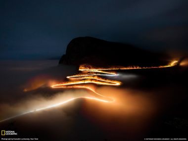 安哥拉Serra da Leba蜿蜒山路夜景