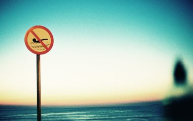Lomo Strandhill Sunset No Swimming Sign