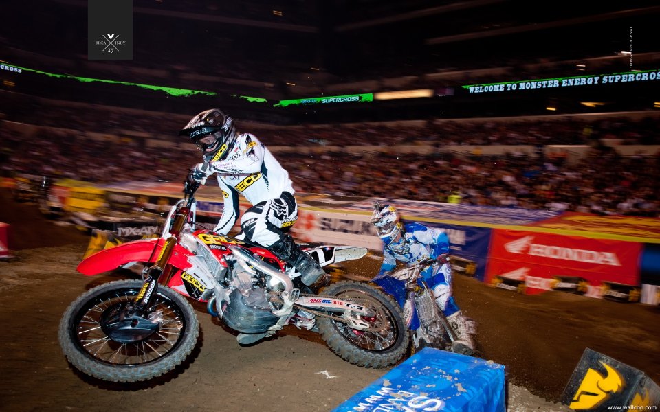 Monster Energy Supercross 越野摩托车比赛现场