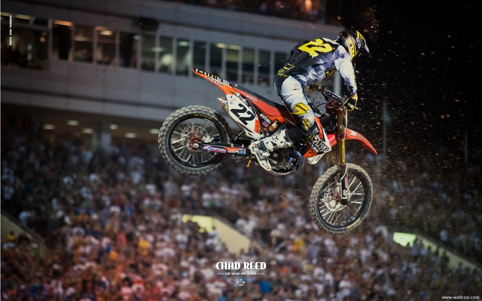 Chad Reed 摩托车越野赛夜间飞跃拉斯维加斯
