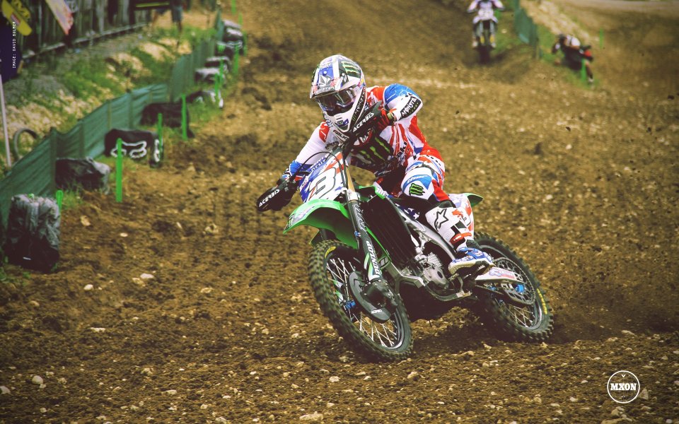 2011年国际摩托车越野赛（MXoN）越野摩托车比赛场景