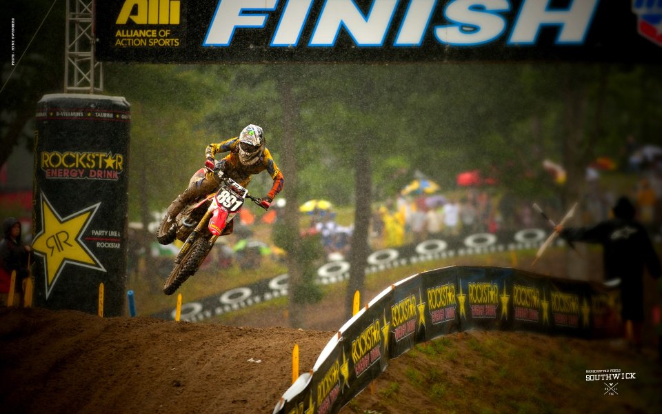 USA Southwick Motocross Finish Line Scene