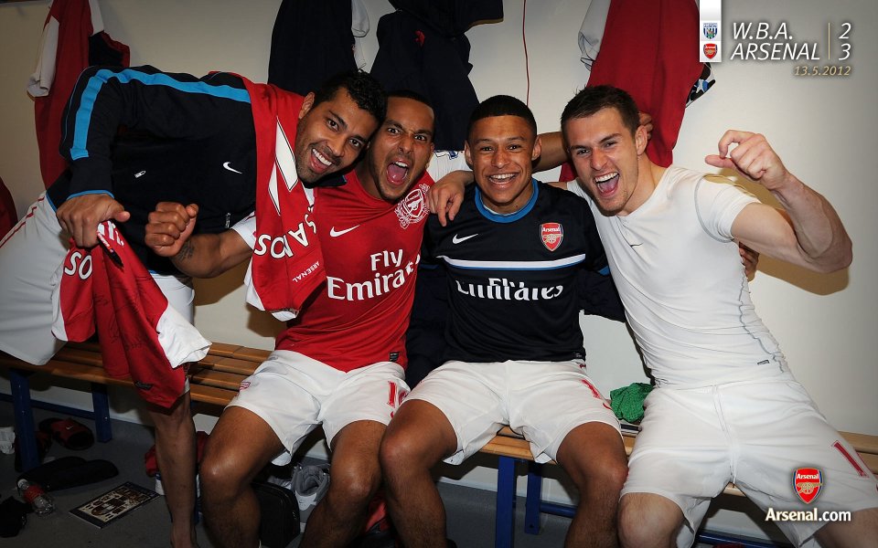 Arsenal Players Celebrating In Dressing Room