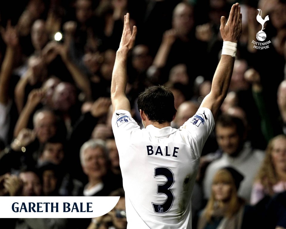 Gareth Bale Tottenham Hotspur Greet Fans Classic Football Moment