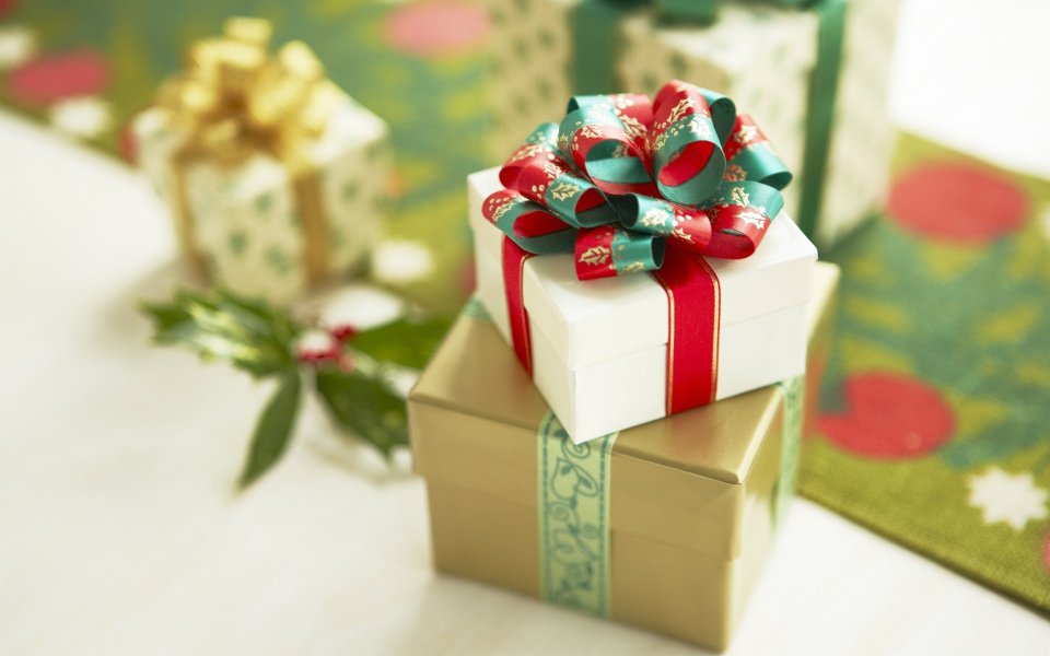 Christmas Still Life: Festive Trinket Photography