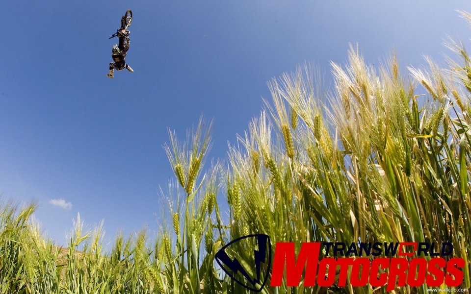 FMX: Freestyle Motocross Stunt Photography