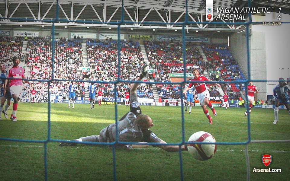 Arsenal Vs Wigan Athletic Football Match Moment (April 11, 2009, Score 1 4)