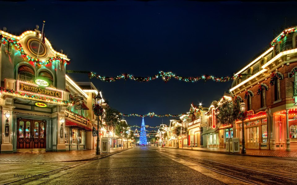 迪士尼乐园美国小镇大街圣诞夜景与巨型圣诞树