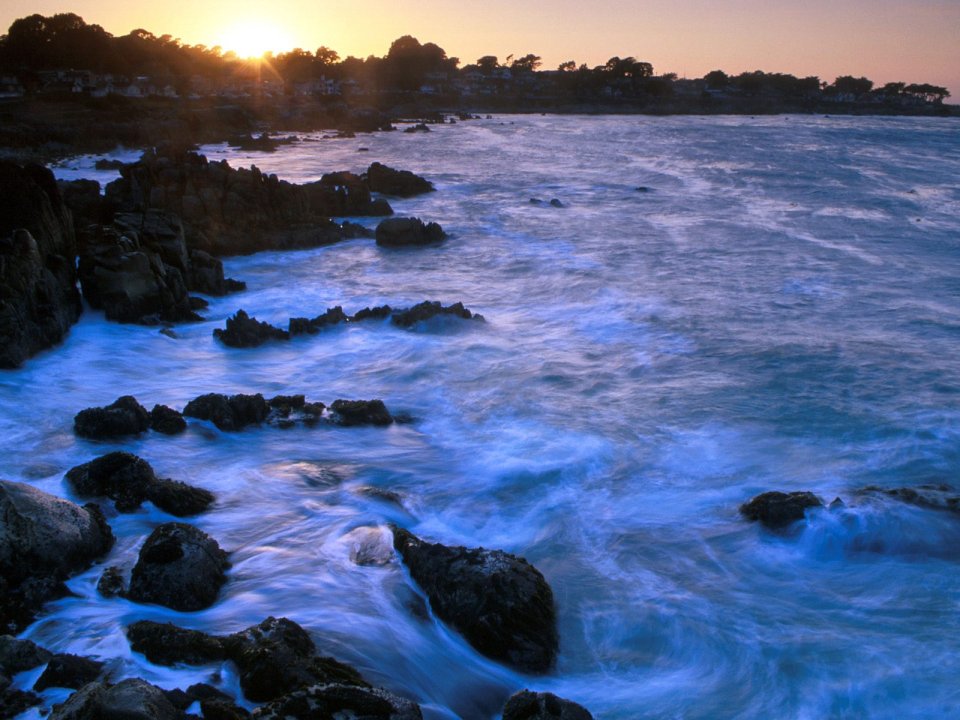 美国加州蒙特雷县海岸夕阳风光